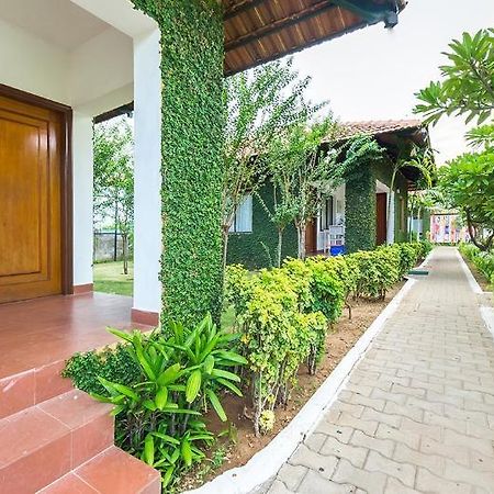 Hotel Riverside Resort And Spa Kumbakonam Bagian luar foto