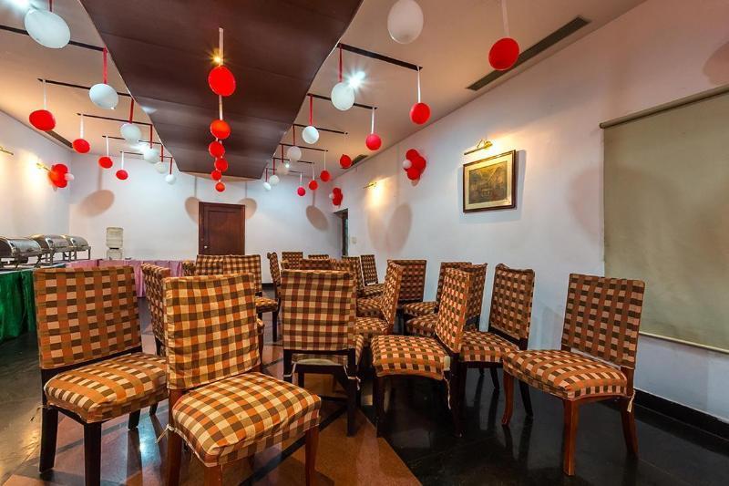 Hotel Riverside Resort And Spa Kumbakonam Bagian luar foto